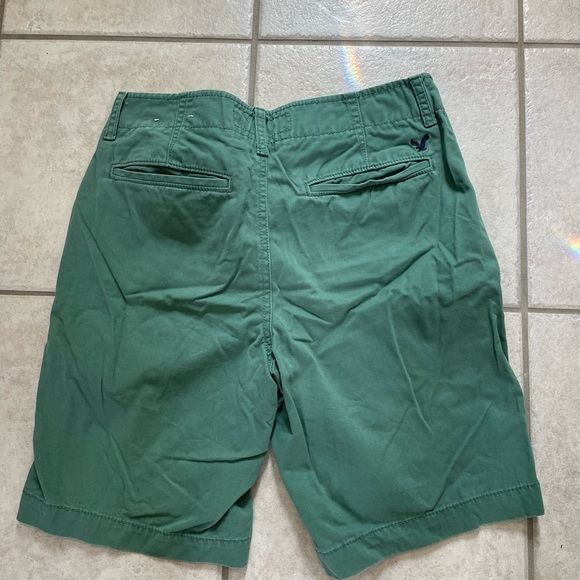 American Eagle Outfitters Forest Green Flat Front Shorts size 30 like new - Picture 2 of 6